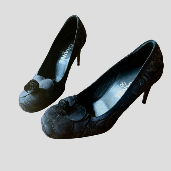 CHANEL PUMPS BROCADE 2005 PRE FALL COLLECTION TEXTURED RETRO GLAM FLORAL DETAIL - Picture 1 of 12